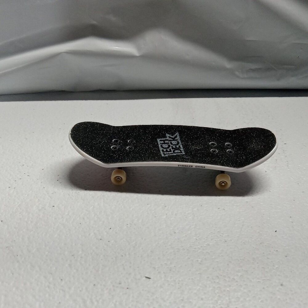 DGK Tech Deck Josh Kalis Love Park Edition Fingerboard